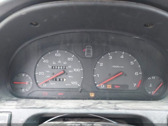 Subaru Legacy Image 12