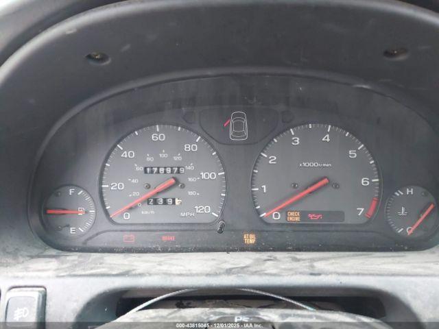 Subaru Legacy Image 11