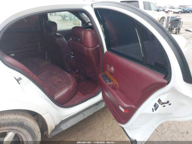 Buick LeSabre Limited Image 11