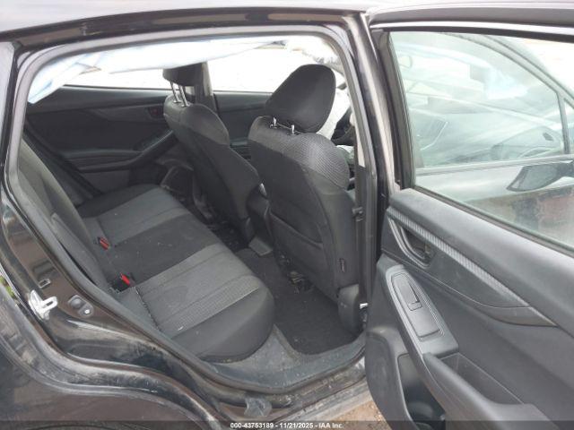 Subaru Impreza Base 5-door Image 12