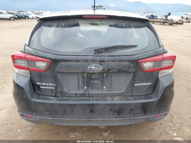 Subaru Impreza Base 5-door Image 11