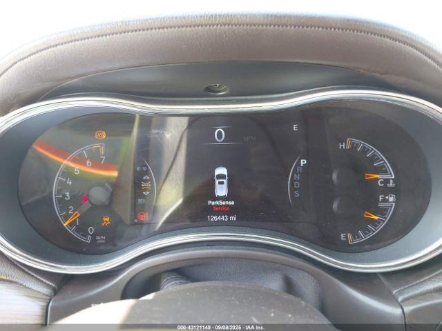 Jeep Grand Cherokee Overland Image 6