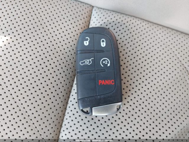 Jeep Grand Cherokee Overland Image 19