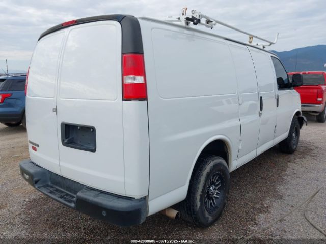 Chevrolet Express Work Van Image 10