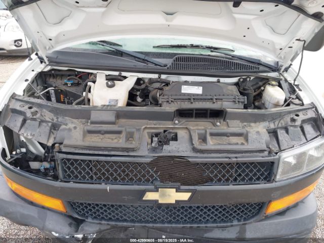 Chevrolet Express Work Van Image 14