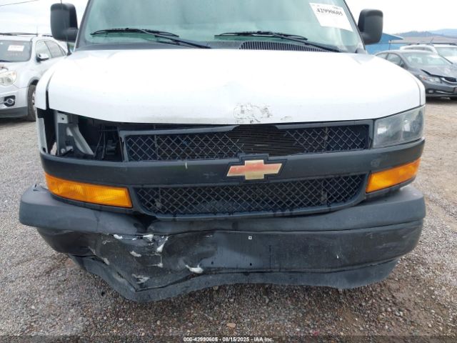 Chevrolet Express Work Van Image 8