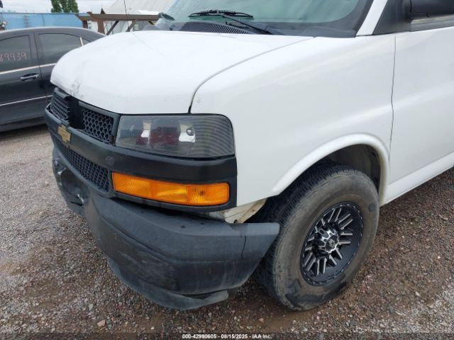Chevrolet Express Work Van Image 5