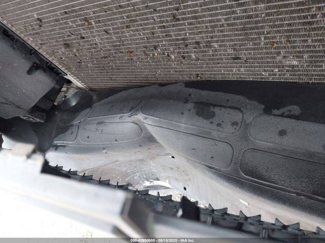 Chevrolet Express Work Van Image 9