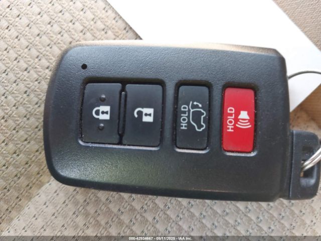 Toyota RAV4 Xle Image 16