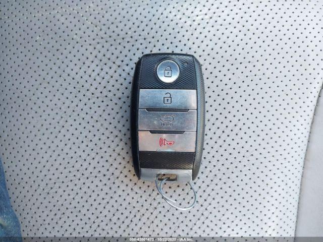 Kia Sorento Limited V6 Image 8