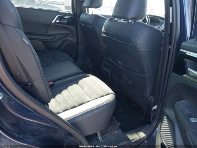 Mitsubishi Outlander Image 11