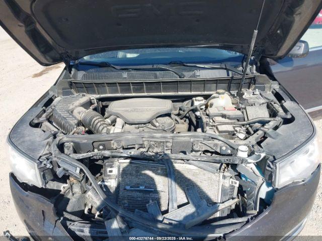 GMC Acadia Denali Image 4