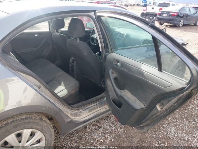 Volkswagen Jetta 2.0l S Image 10