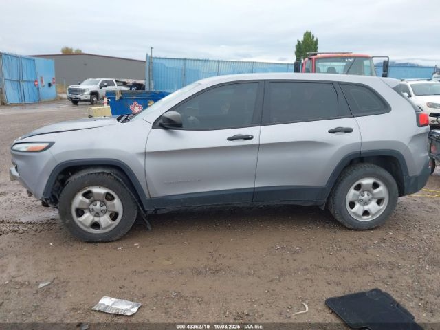 Jeep Cherokee Sport 4x4 Image 10