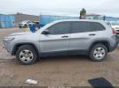 Jeep Cherokee Sport 4x4 Image 10
