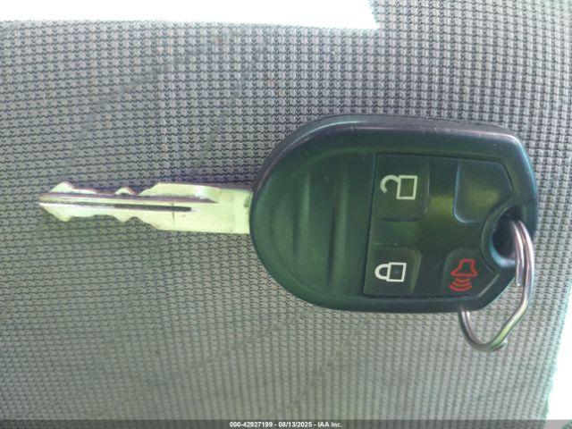 Ford Explorer Image 8