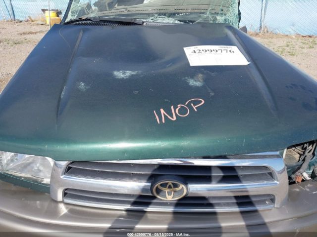 Toyota 4Runner Limited V6 Image 2